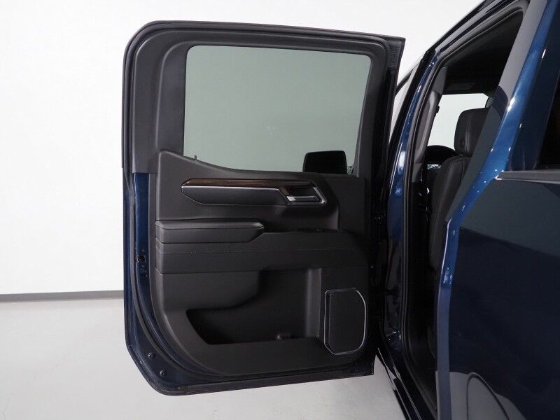 2023 Chevrolet Silverado 1500 Crew Cab LT Trail Boss 4WD *PREMIUM PKG, 5.3L V8, ADAPTIVE CRUISE, SAFETY ALERTS, 360 VIEW CAMERAS, LEATHER, HEATED SEATS/STEERING, REMOTE START, 20 INCH WHEELS, BOSE, WIRELESS CHARGING Round Rock TX