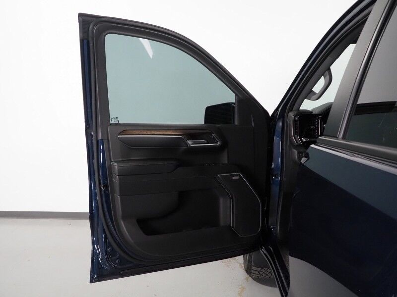 2023 Chevrolet Silverado 1500 Crew Cab LT Trail Boss 4WD *PREMIUM PKG, 5.3L V8, ADAPTIVE CRUISE, SAFETY ALERTS, 360 VIEW CAMERAS, LEATHER, HEATED SEATS/STEERING, REMOTE START, 20 INCH WHEELS, BOSE, WIRELESS CHARGING Round Rock TX