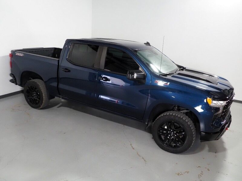 2023 Chevrolet Silverado 1500 Crew Cab LT Trail Boss 4WD *PREMIUM PKG, 5.3L V8, ADAPTIVE CRUISE, SAFETY ALERTS, 360 VIEW CAMERAS, LEATHER, HEATED SEATS/STEERING, REMOTE START, 20 INCH WHEELS, BOSE, WIRELESS CHARGING Round Rock TX
