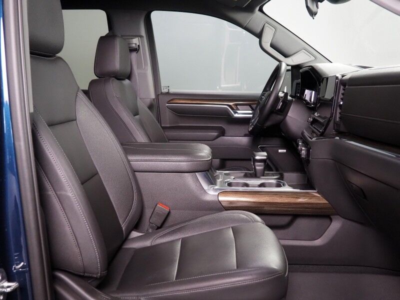 2023 Chevrolet Silverado 1500 Crew Cab LT Trail Boss 4WD *PREMIUM PKG, 5.3L V8, ADAPTIVE CRUISE, SAFETY ALERTS, 360 VIEW CAMERAS, LEATHER, HEATED SEATS/STEERING, REMOTE START, 20 INCH WHEELS, BOSE, WIRELESS CHARGING Round Rock TX