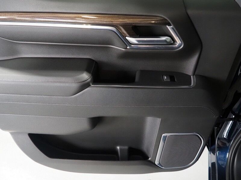 2023 Chevrolet Silverado 1500 Crew Cab LT Trail Boss 4WD *PREMIUM PKG, 5.3L V8, ADAPTIVE CRUISE, SAFETY ALERTS, 360 VIEW CAMERAS, LEATHER, HEATED SEATS/STEERING, REMOTE START, 20 INCH WHEELS, BOSE, WIRELESS CHARGING Round Rock TX