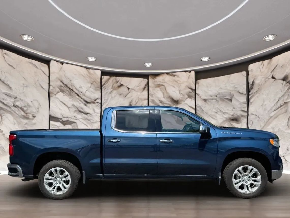 2023 Chevrolet Silverado 1500 Crew Cab LTZ Pickup 4D 5 3/4 ft Cincinnati OH