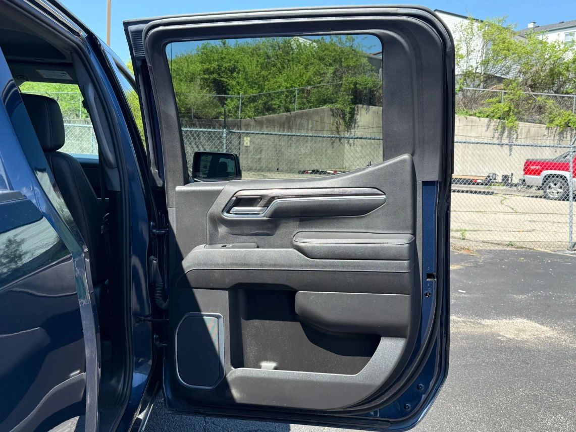 2023 Chevrolet Silverado 1500 Crew Cab LTZ Pickup 4D 5 3/4 ft Cincinnati OH