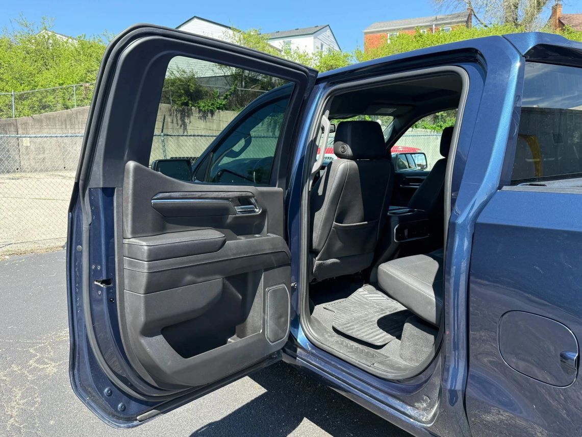 2023 Chevrolet Silverado 1500 Crew Cab LTZ Pickup 4D 5 3/4 ft Cincinnati OH