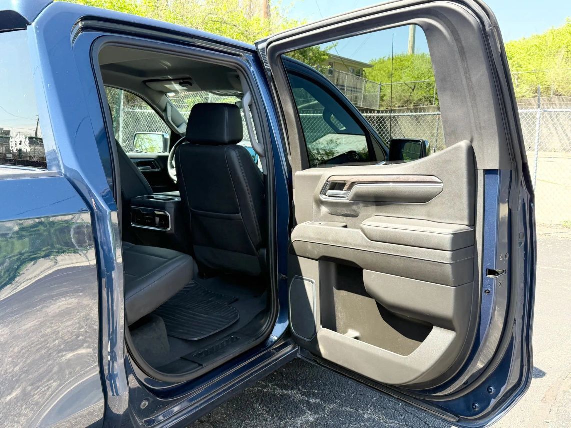 2023 Chevrolet Silverado 1500 Crew Cab LTZ Pickup 4D 5 3/4 ft Cincinnati OH