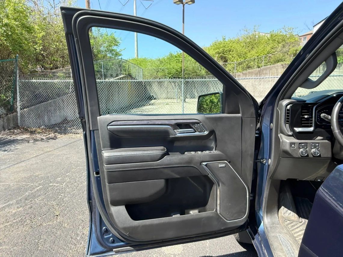 2023 Chevrolet Silverado 1500 Crew Cab LTZ Pickup 4D 5 3/4 ft Cincinnati OH