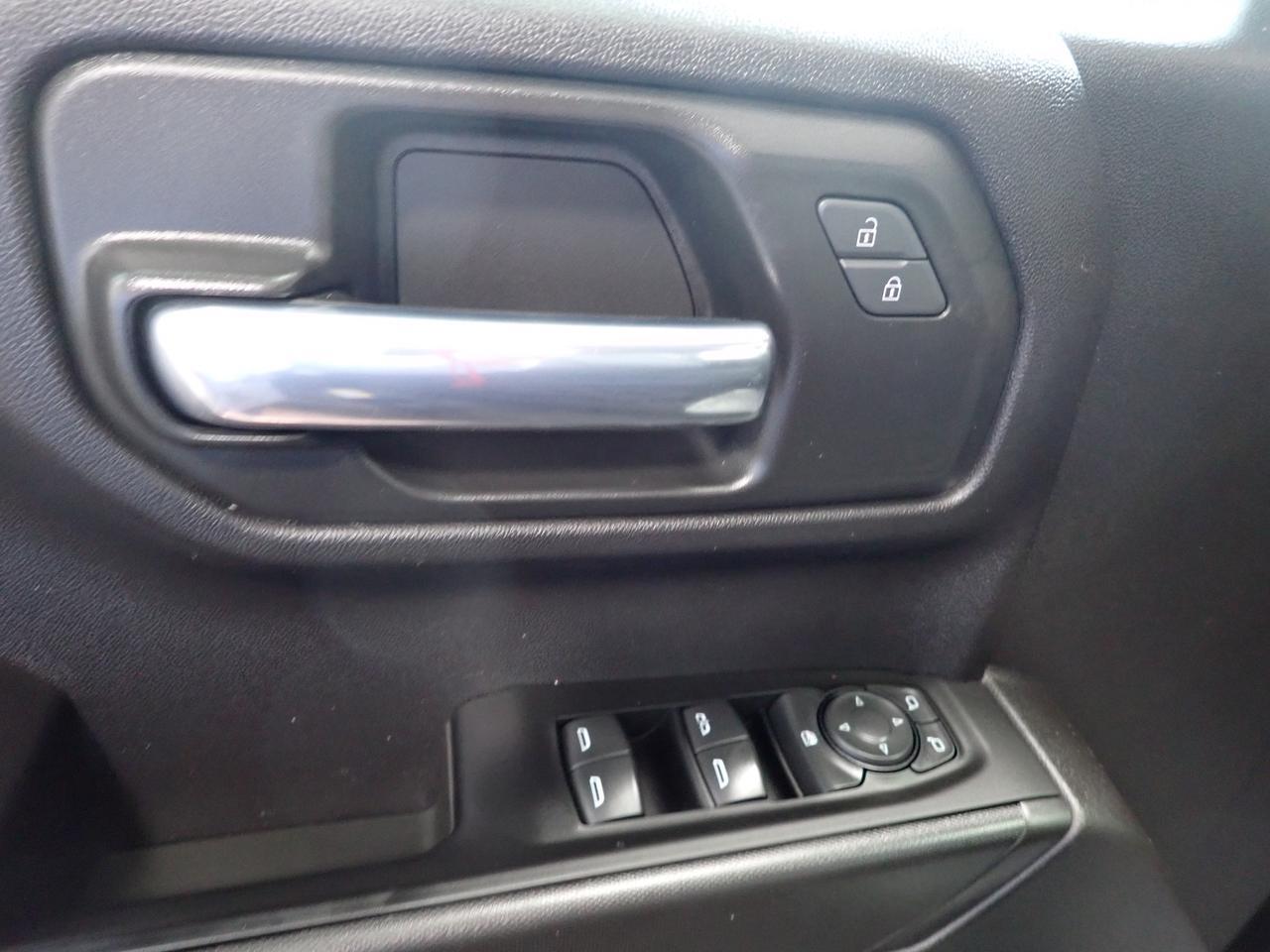 2023 Chevrolet Silverado 1500 Custom 4WD CREW CAB Listowel ON
