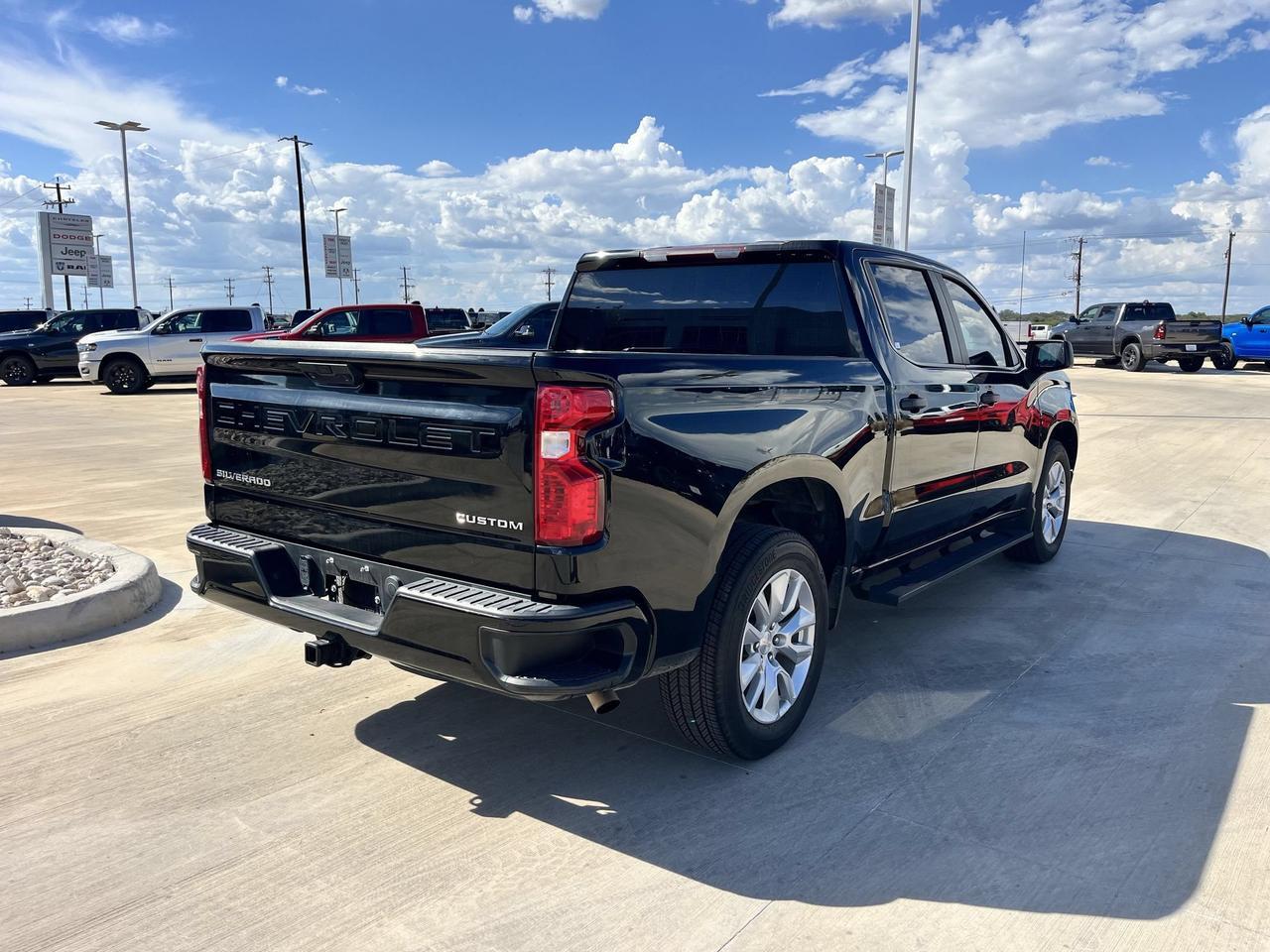 2023 Chevrolet Silverado 1500 Custom