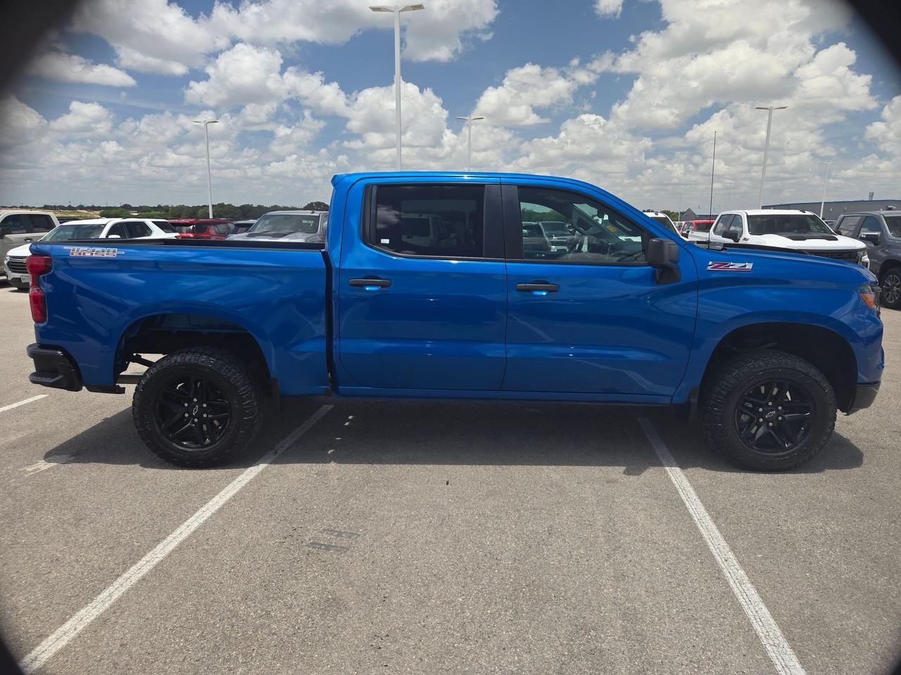 2023 Chevrolet Silverado 1500 Custom Trail Boss