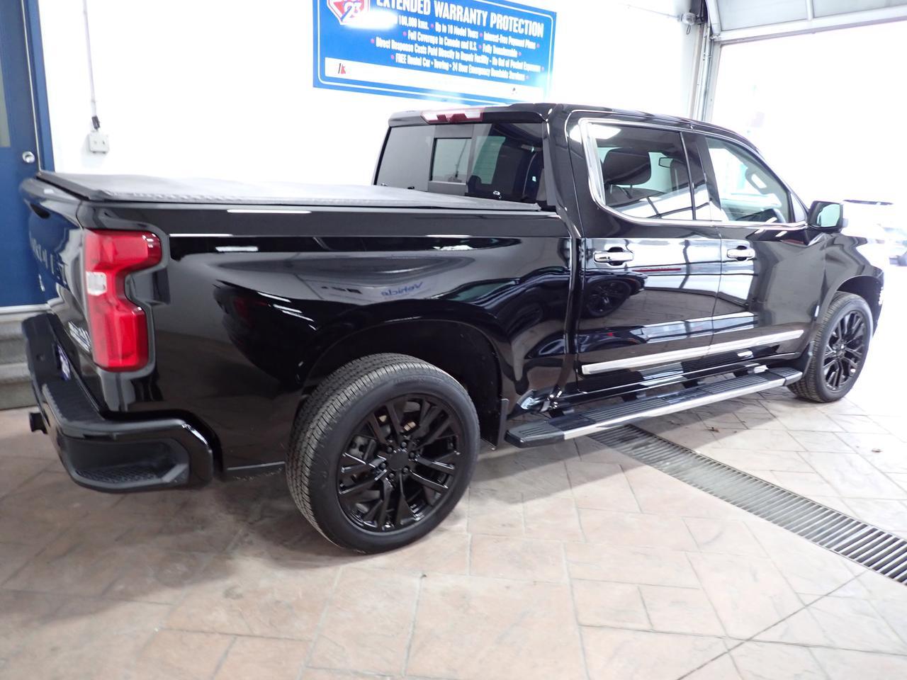 2023 Chevrolet Silverado 1500 High Country 4WD CREW CAB LEATHER SUNROOF NAVI Listowel ON