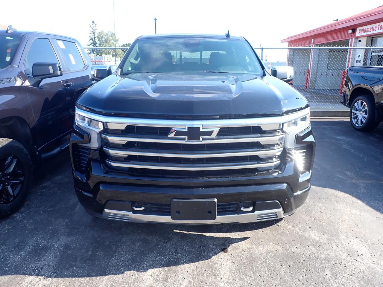 2023 Chevrolet Silverado 1500 High Country 4WD CREW CAB Listowel ON