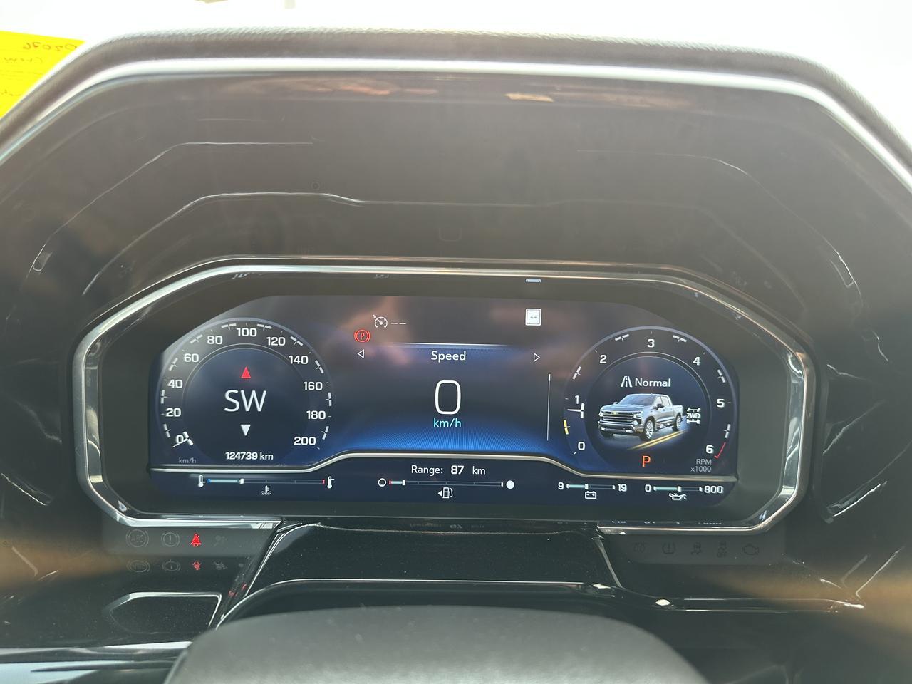 2023 Chevrolet Silverado 1500 High Country Crew Cab 4WD | V8 | Leather | 20IN Wheels | Remote Start | Towing | Backup Camera Redwater AB