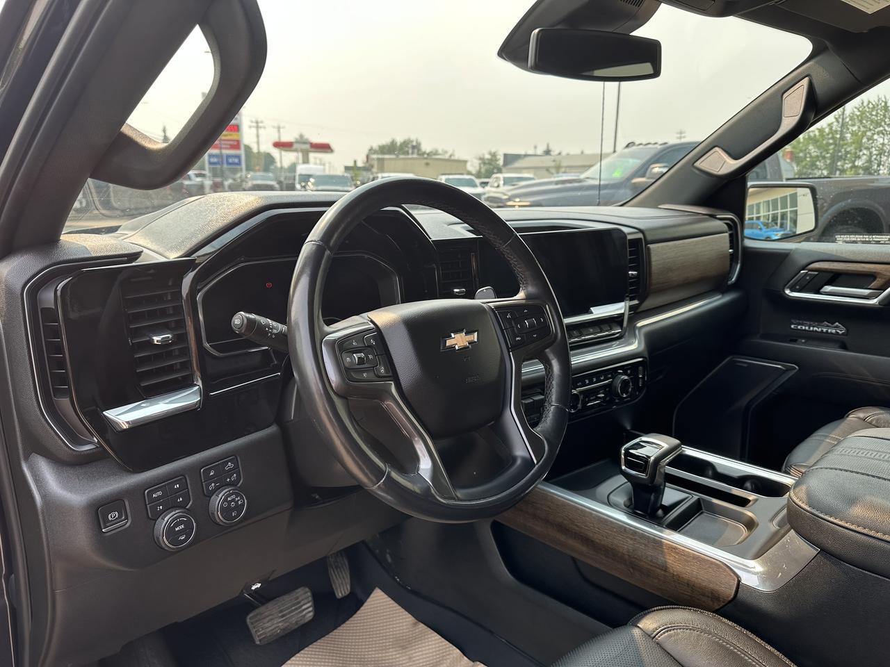 2023 Chevrolet Silverado 1500 High Country Crew Cab 4WD | V8 | Leather | 20IN Wheels | Remote Start | Towing | Backup Camera Redwater AB