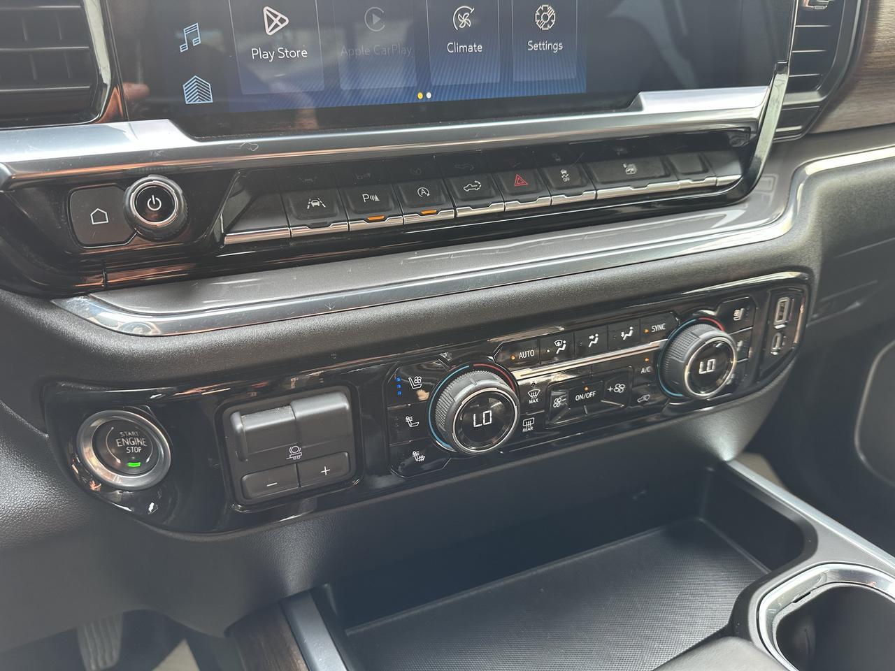 2023 Chevrolet Silverado 1500 High Country Crew Cab 4WD | V8 | Leather | 20IN Wheels | Remote Start | Towing | Backup Camera Redwater AB