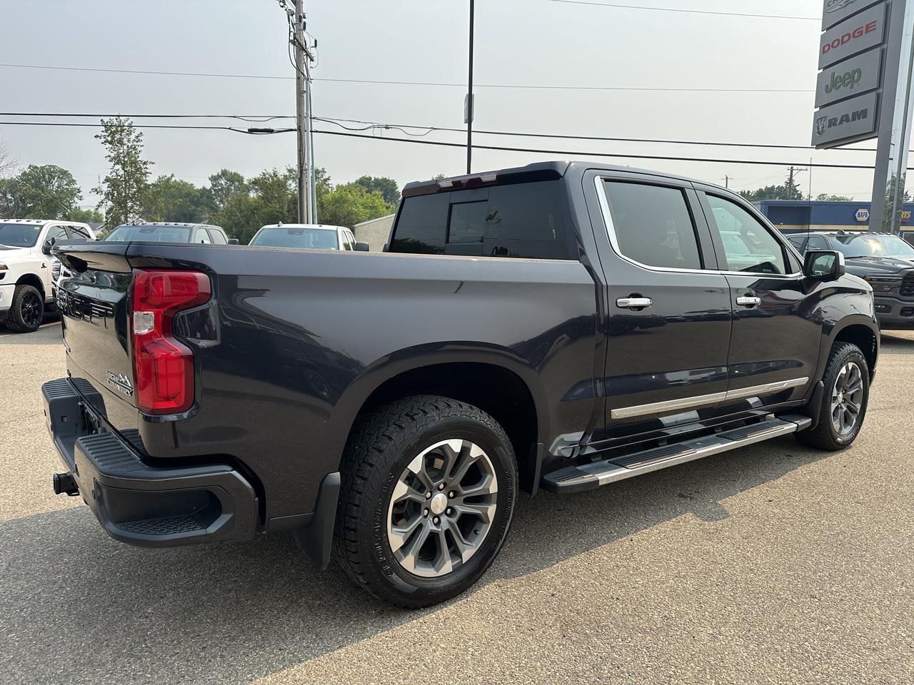 2023 Chevrolet Silverado 1500 High Country Crew Cab 4WD | V8 | Leather | 20IN Wheels | Remote Start | Towing | Backup Camera Redwater AB