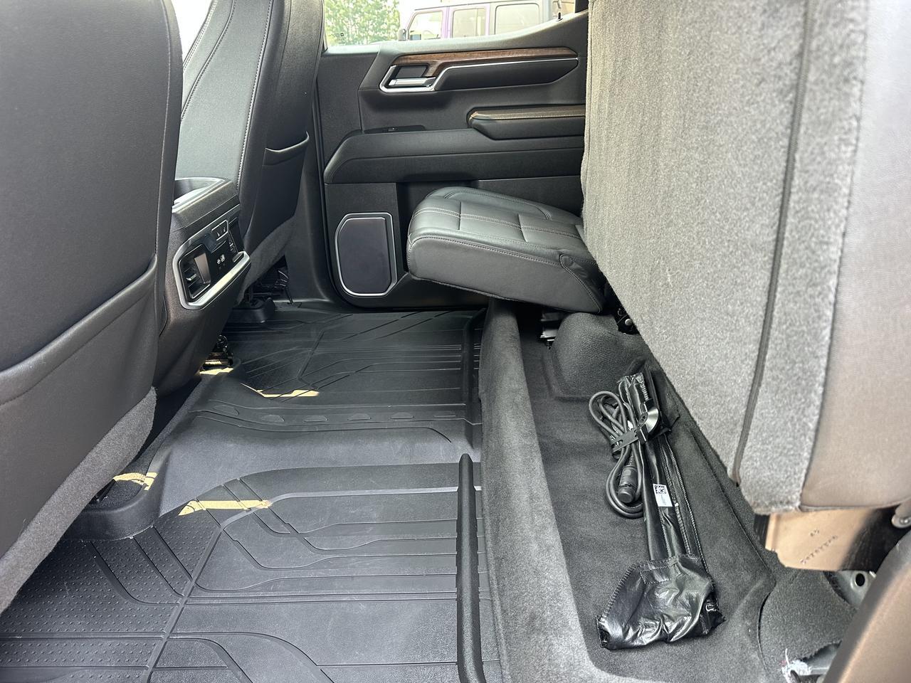 2023 Chevrolet Silverado 1500 High Country Crew Cab 4WD | V8 | Leather | 20IN Wheels | Remote Start | Towing | Backup Camera Redwater AB