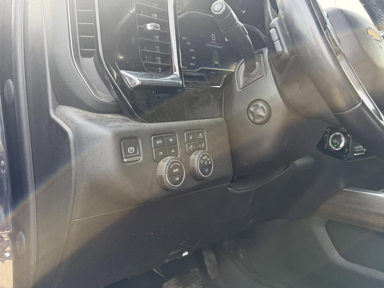 2023 Chevrolet Silverado 1500 High Country Crew Cab 4WD | V8 | Leather | 20IN Wheels | Remote Start | Towing | Backup Camera Redwater AB