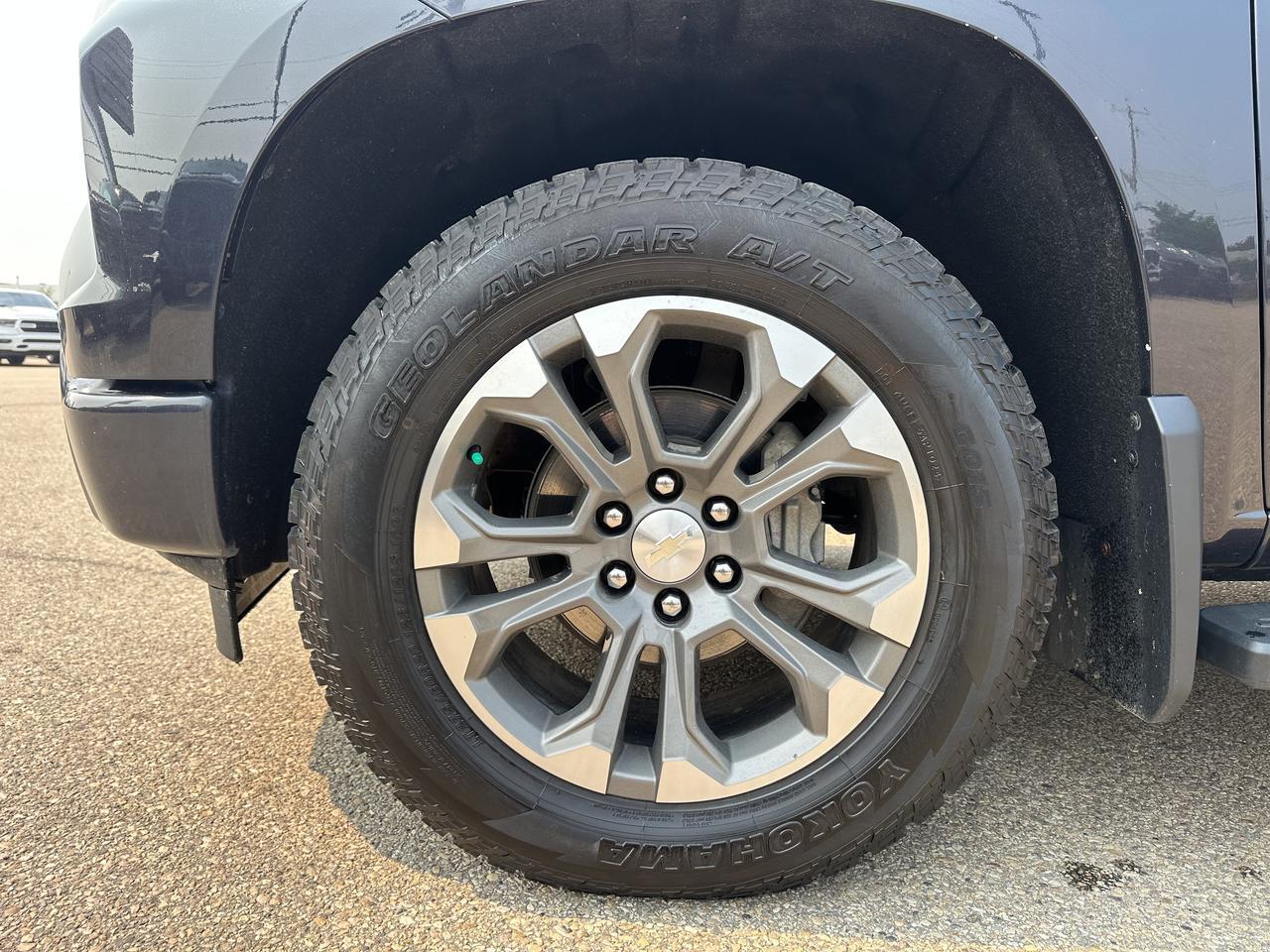 2023 Chevrolet Silverado 1500 High Country Crew Cab 4WD | V8 | Leather | 20IN Wheels | Remote Start | Towing | Backup Camera Redwater AB