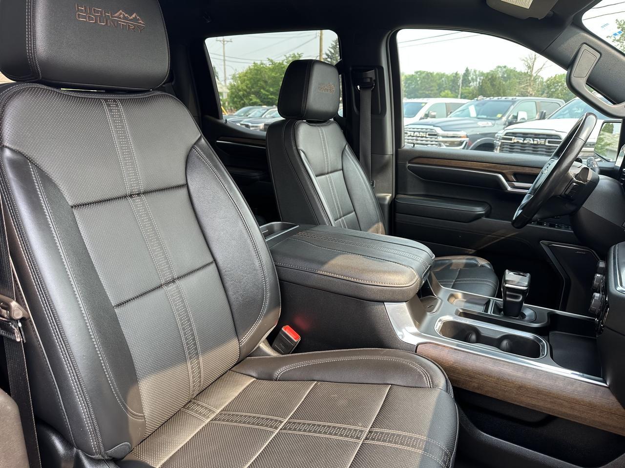 2023 Chevrolet Silverado 1500 High Country Crew Cab 4WD | V8 | Leather | 20IN Wheels | Remote Start | Towing | Backup Camera Redwater AB