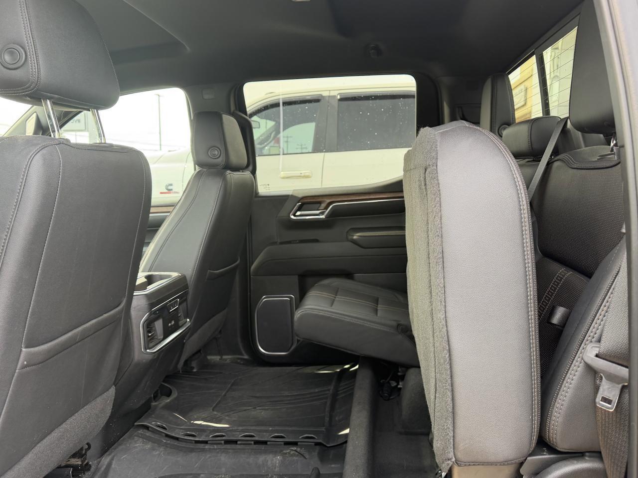 2023 Chevrolet Silverado 1500 High Country Crew Cab 4WD | V8 | Leather | 20IN Wheels | Remote Start | Towing | Backup Camera Redwater AB