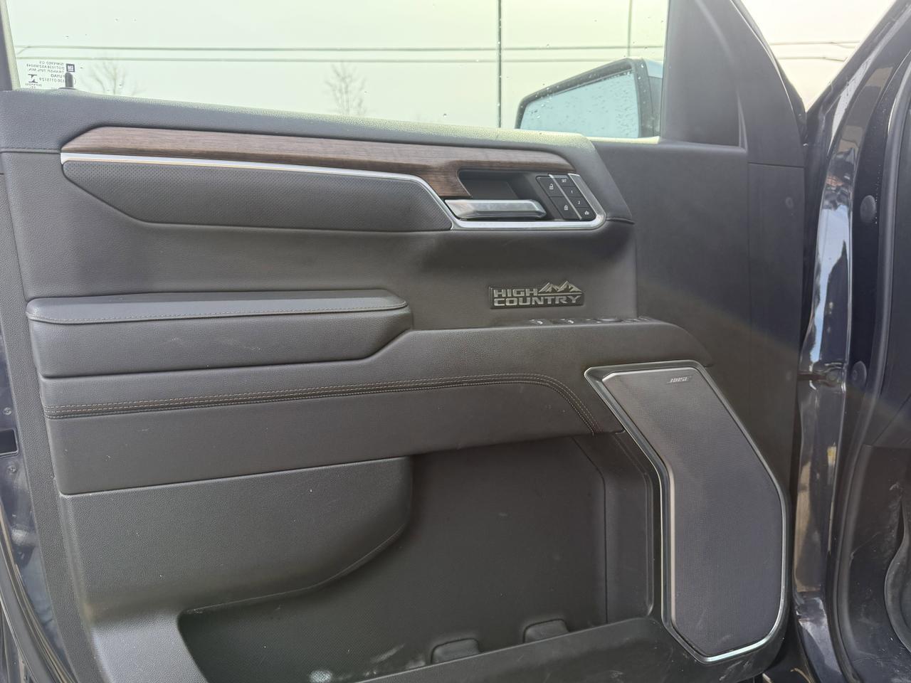 2023 Chevrolet Silverado 1500 High Country Crew Cab 4WD | V8 | Leather | 20IN Wheels | Remote Start | Towing | Backup Camera Redwater AB