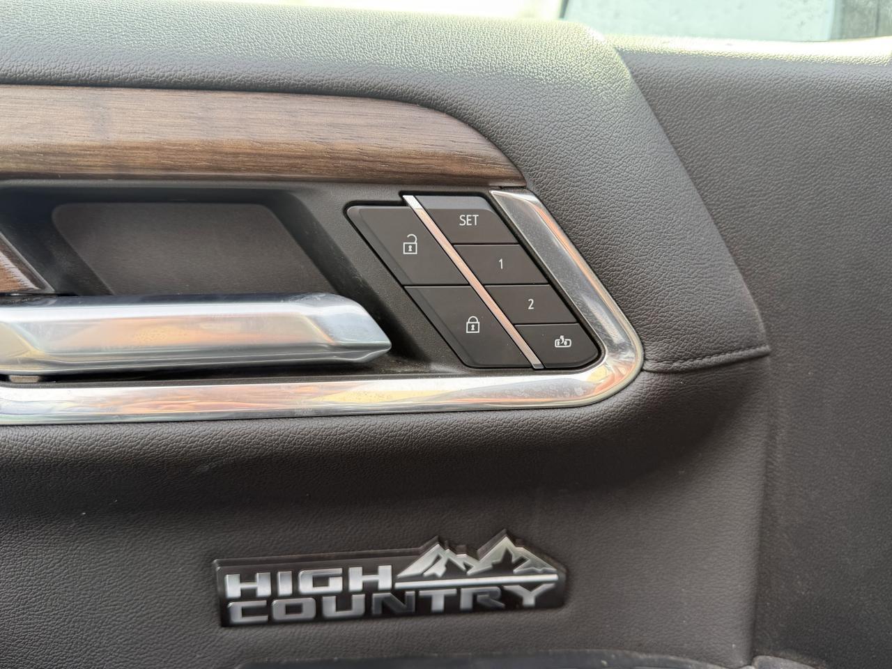 2023 Chevrolet Silverado 1500 High Country Crew Cab 4WD | V8 | Leather | 20IN Wheels | Remote Start | Towing | Backup Camera Redwater AB