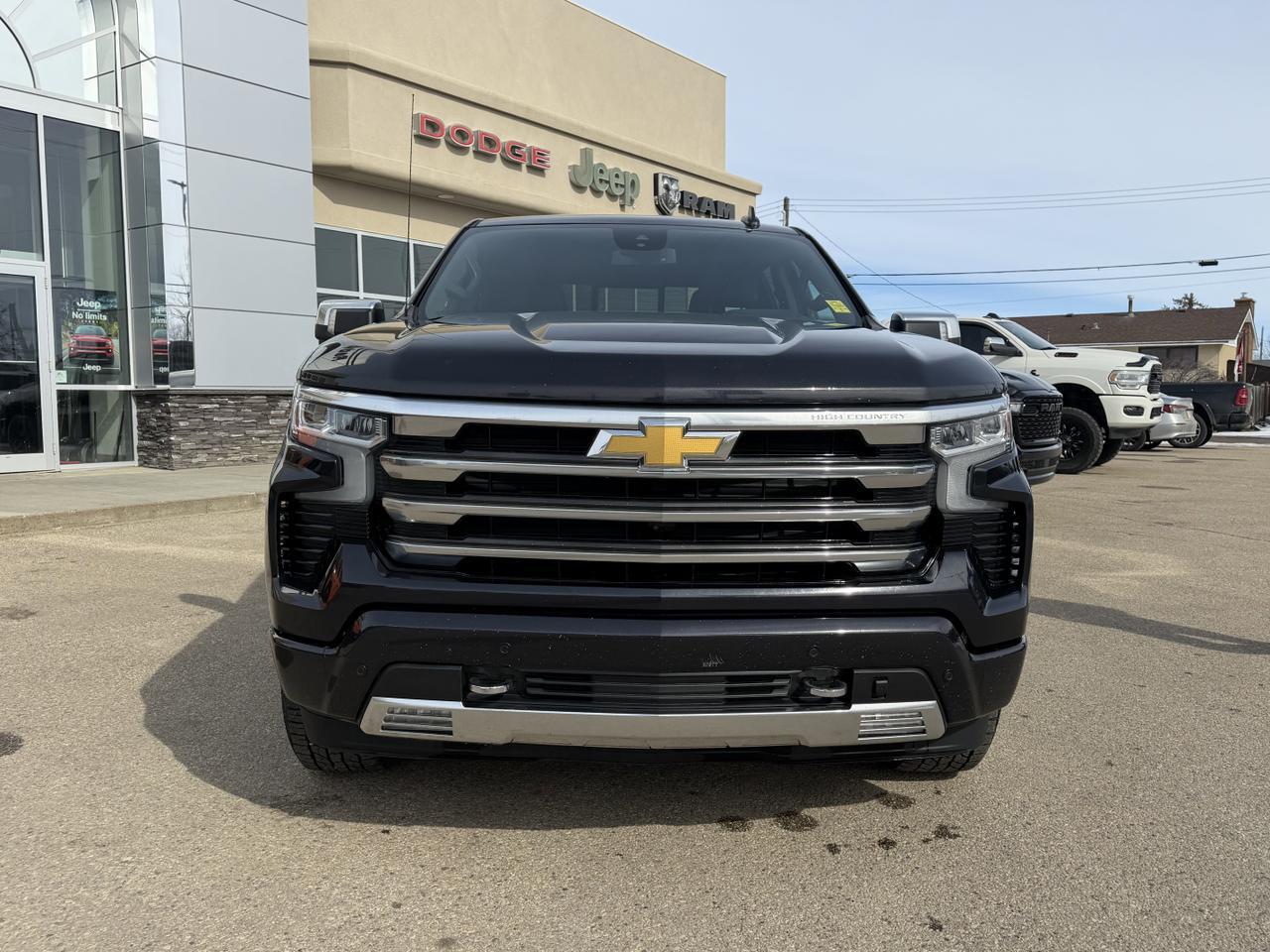 2023 Chevrolet Silverado 1500 High Country Crew Cab 4WD | V8 | Leather | 20IN Wheels | Remote Start | Towing | Backup Camera Redwater AB