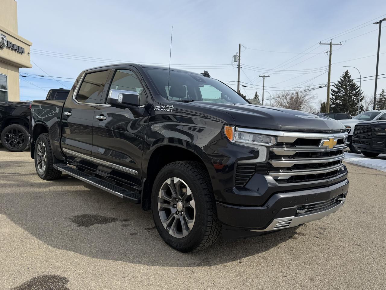 2023 Chevrolet Silverado 1500 High Country Crew Cab 4WD | V8 | Leather | 20IN Wheels | Remote Start | Towing | Backup Camera Redwater AB