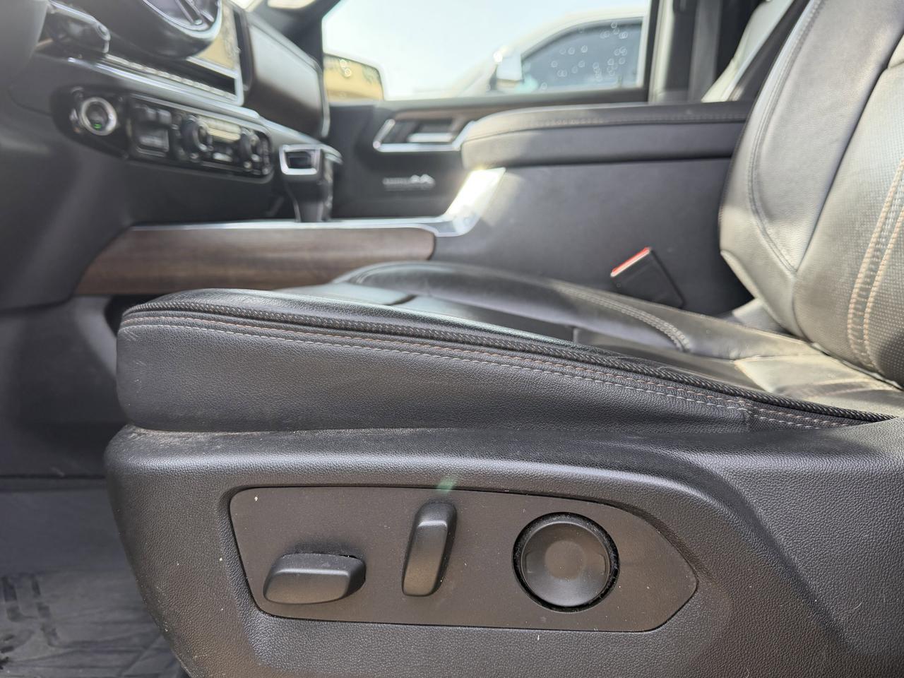 2023 Chevrolet Silverado 1500 High Country Crew Cab 4WD | V8 | Leather | 20IN Wheels | Remote Start | Towing | Backup Camera Redwater AB