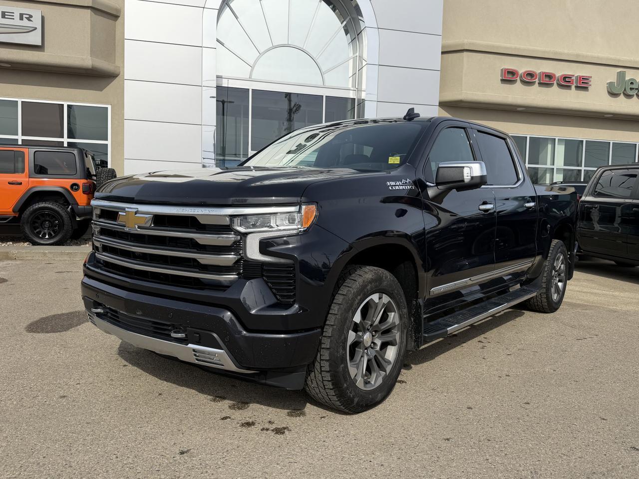 2023 Chevrolet Silverado 1500 High Country Crew Cab 4WD | V8 | Leather | 20IN Wheels | Remote Start | Towing | Backup Camera Redwater AB