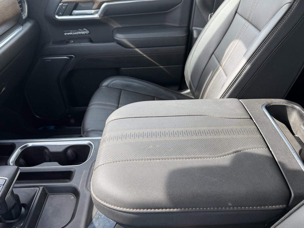 2023 Chevrolet Silverado 1500 High Country Crew Cab 4WD | V8 | Leather | 20IN Wheels | Remote Start | Towing | Backup Camera Redwater AB