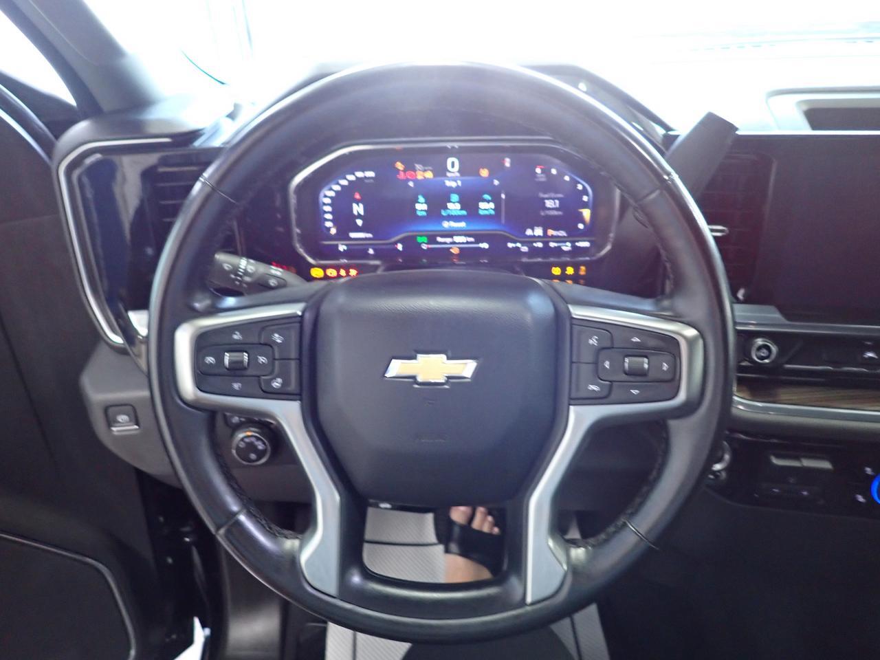 2023 Chevrolet Silverado 1500 LT 4WD CREW CAB Listowel ON
