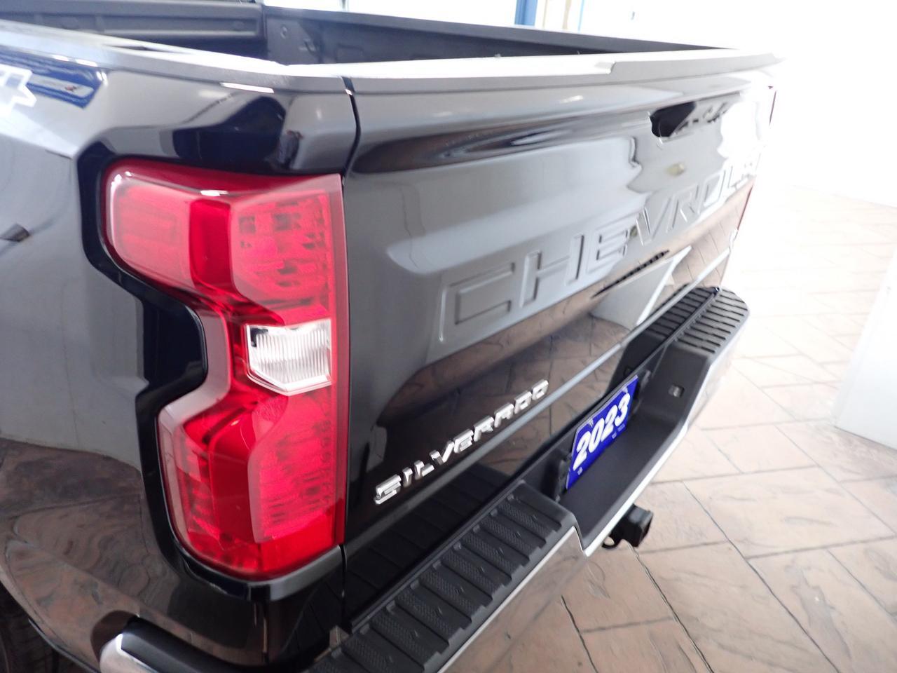 2023 Chevrolet Silverado 1500 LT 4WD CREW CAB Listowel ON