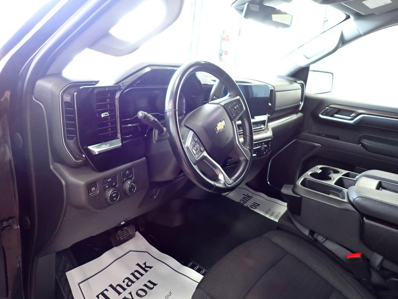 2023 Chevrolet Silverado 1500 LT CREW CAB 4WD Listowel ON