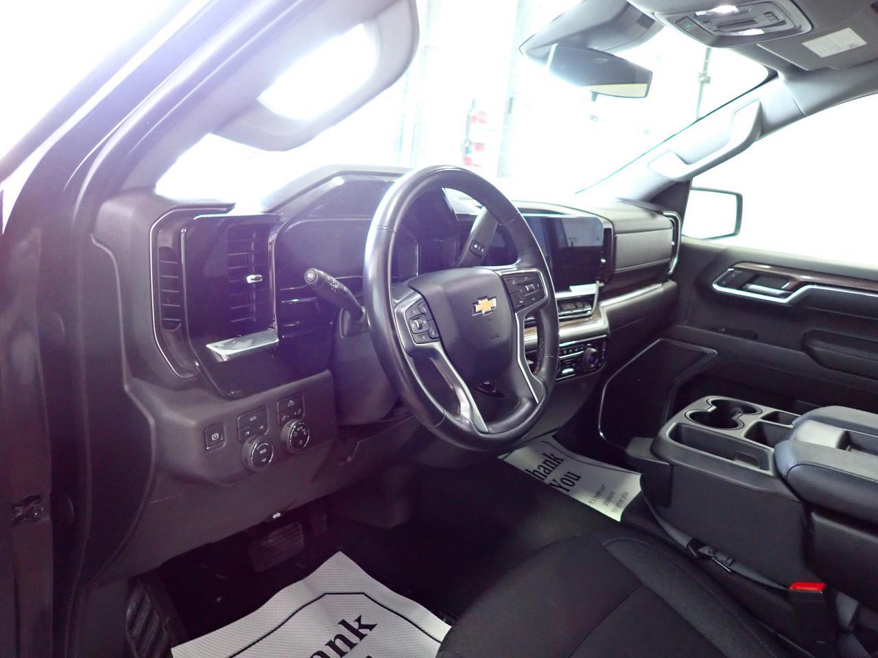 2023 Chevrolet Silverado 1500 LT CREW CAB Listowel ON