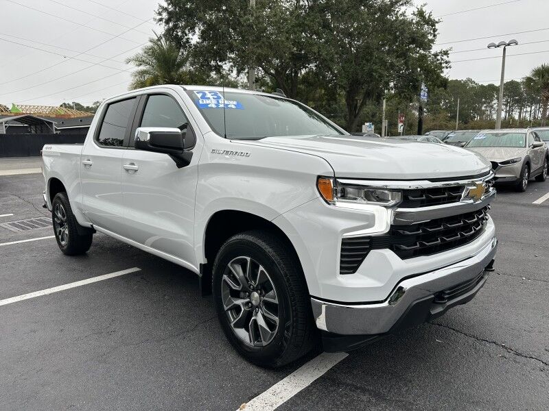2023 Chevrolet Silverado 1500 LT photo 3