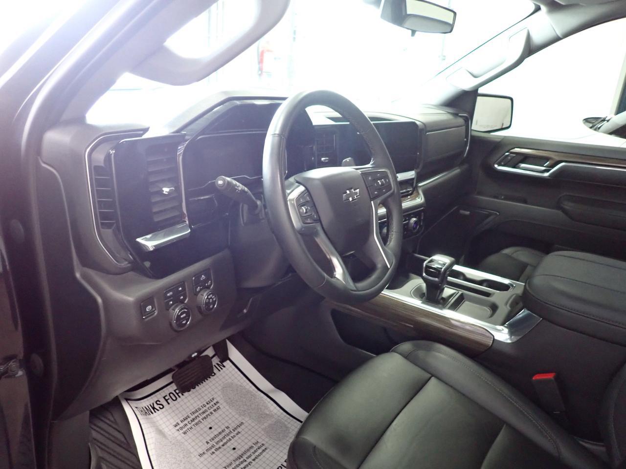 2023 Chevrolet Silverado 1500 LT Trail Boss 4WD LEATHER SUNROOF CREW CAB *DIESEL* Listowel ON