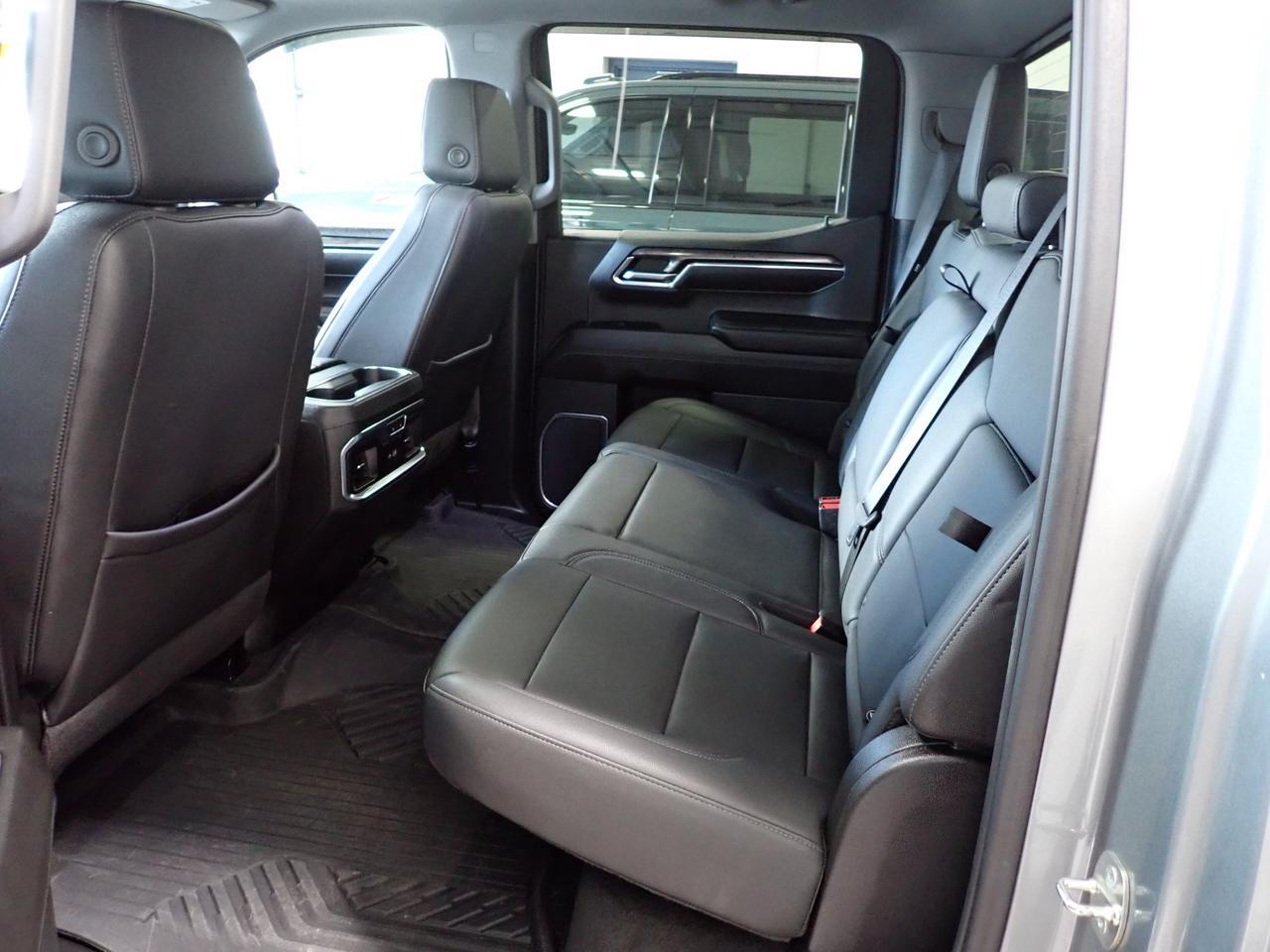 2023 Chevrolet Silverado 1500 LTZ 4WD CREW CAB Z71 LEATHER SUNROOF 5.8 BOX Listowel ON