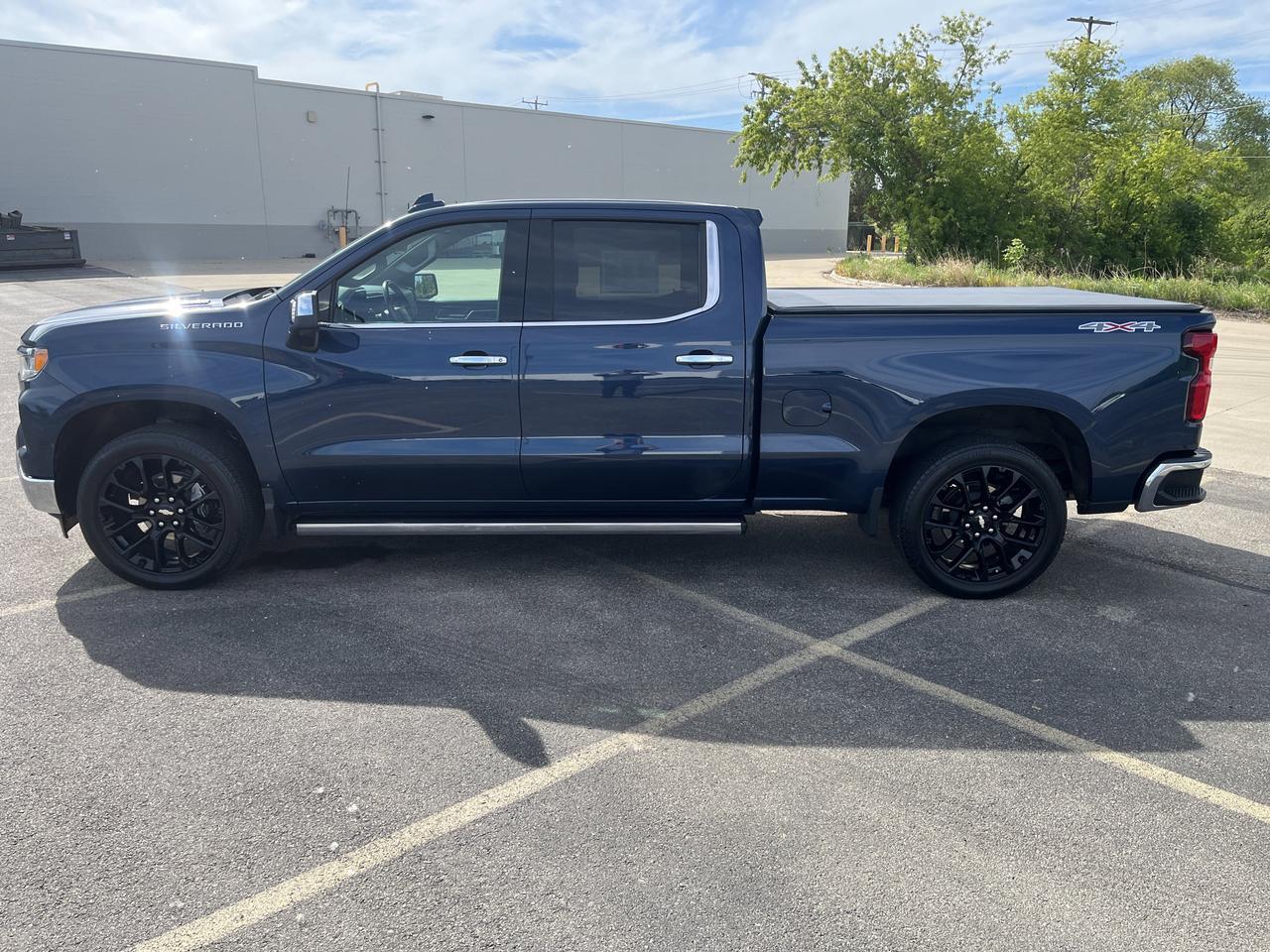 2023 Chevrolet Silverado 1500 LTZ Crew Cab 4WD 3.0L DuramaxDiesel Tech Conv2Pkgs w/22s AdptvCrz PwrRetractAssistSteps RrCamMirror