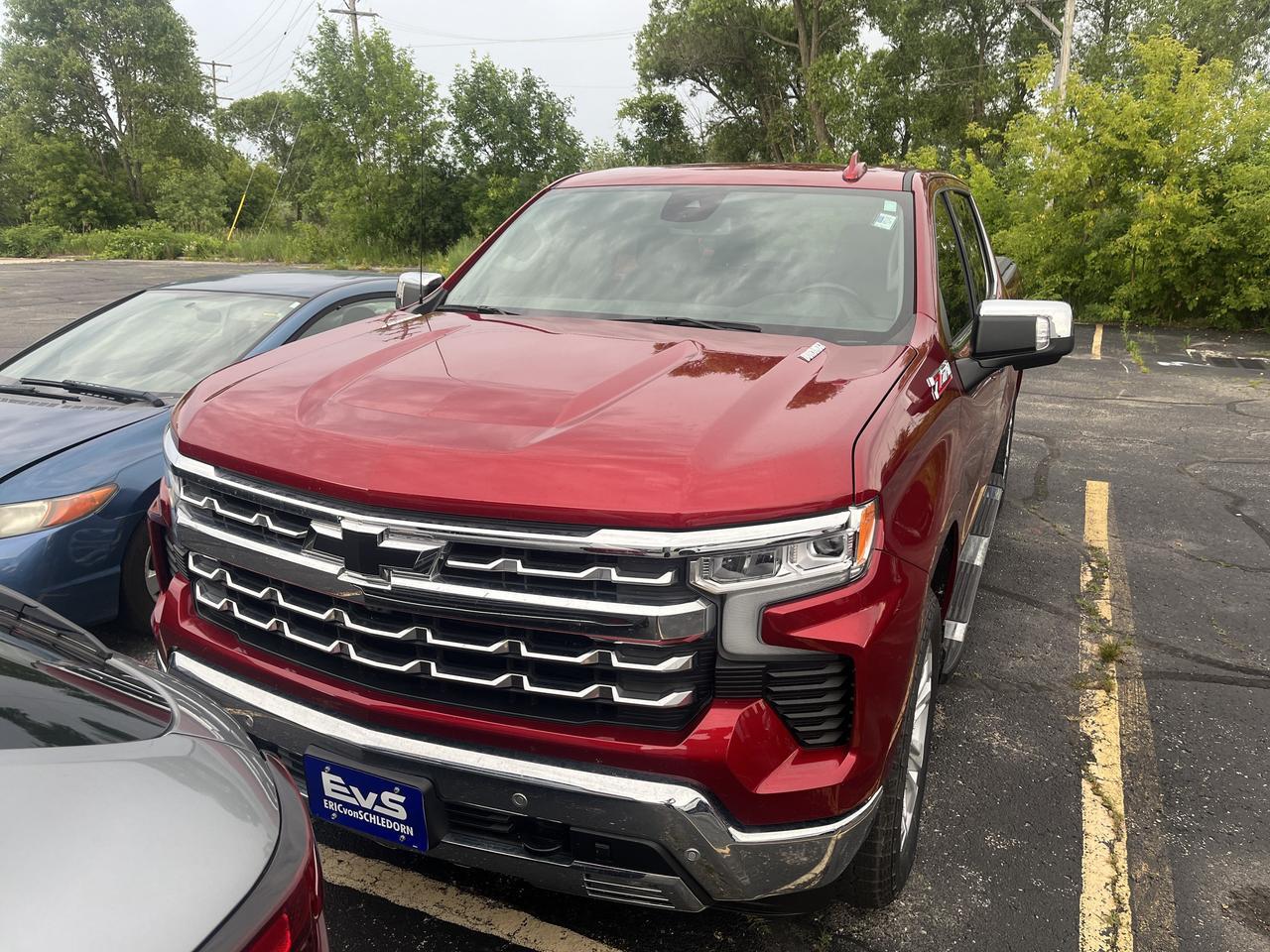 2023 Chevrolet Silverado 1500 LTZ Z71 Crew Cab 4WD 3.0L DurmaxDiesel w/Spray-OnBedliner ChromeAssistSteps