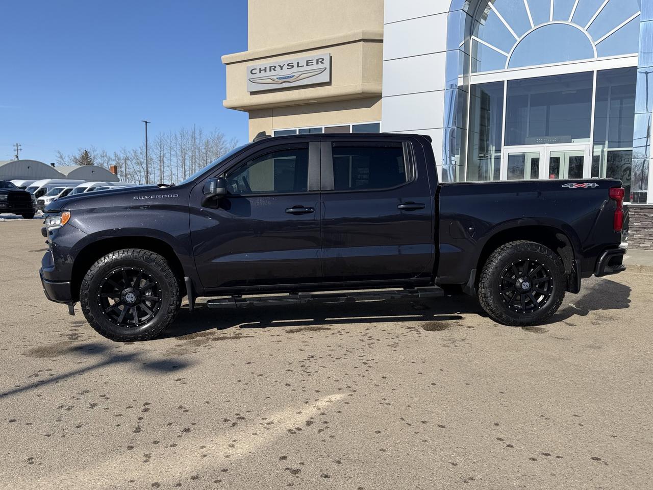 2023 Chevrolet Silverado 1500 RST Crew Cab 4WD | Low KMs | V8 | Heated Seats | Remote Start | Backup Camera Redwater AB