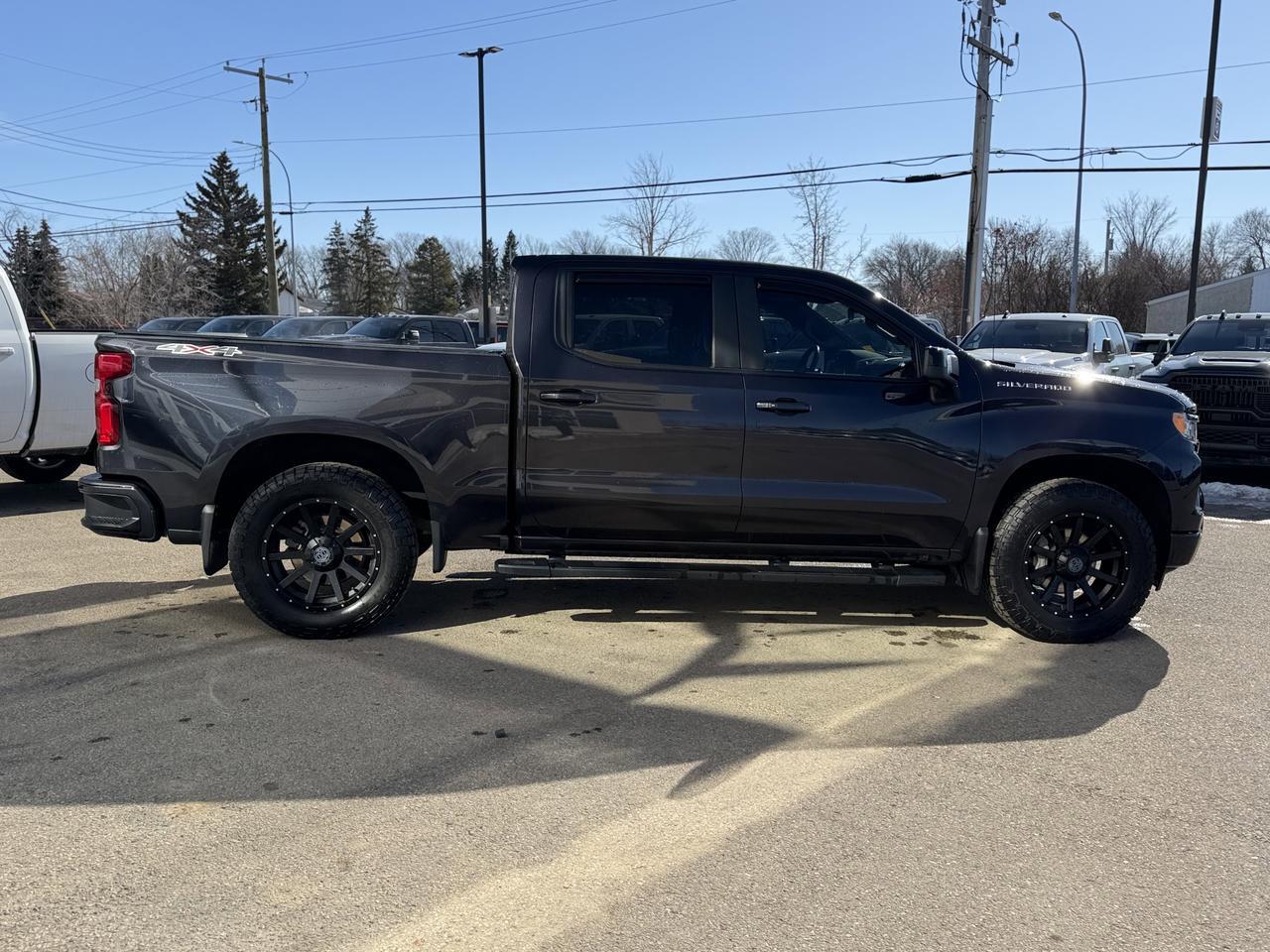 2023 Chevrolet Silverado 1500 RST Crew Cab 4WD | Low KMs | V8 | Heated Seats | Remote Start | Backup Camera Redwater AB
