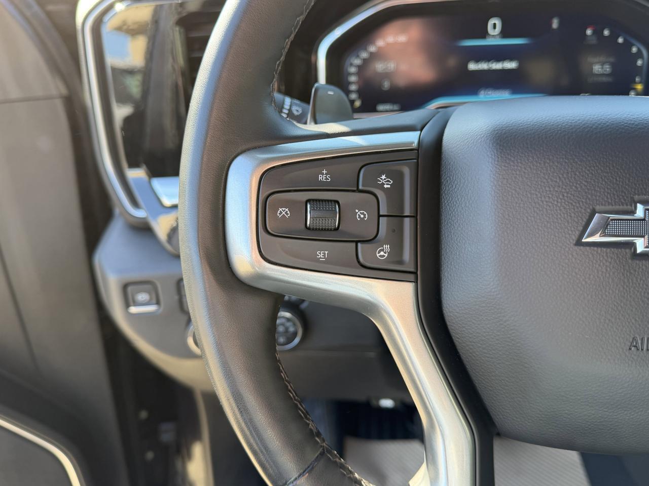 2023 Chevrolet Silverado 1500 RST Crew Cab 4WD | Low KMs | V8 | Heated Seats | Remote Start | Backup Camera Redwater AB