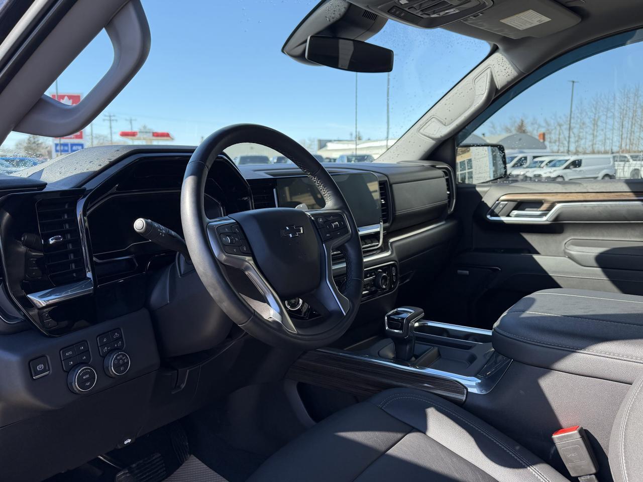 2023 Chevrolet Silverado 1500 RST Crew Cab 4WD | Low KMs | V8 | Heated Seats | Remote Start | Backup Camera Redwater AB