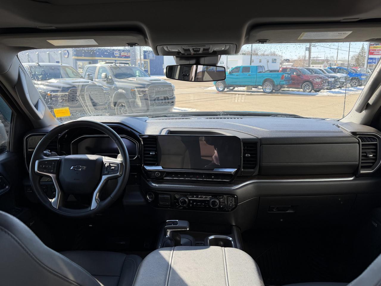 2023 Chevrolet Silverado 1500 RST Crew Cab 4WD | Low KMs | V8 | Heated Seats | Remote Start | Backup Camera Redwater AB