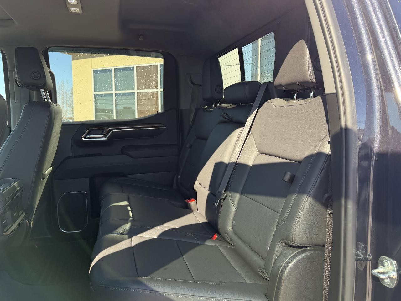 2023 Chevrolet Silverado 1500 RST Crew Cab 4WD | Low KMs | V8 | Heated Seats | Remote Start | Backup Camera Redwater AB