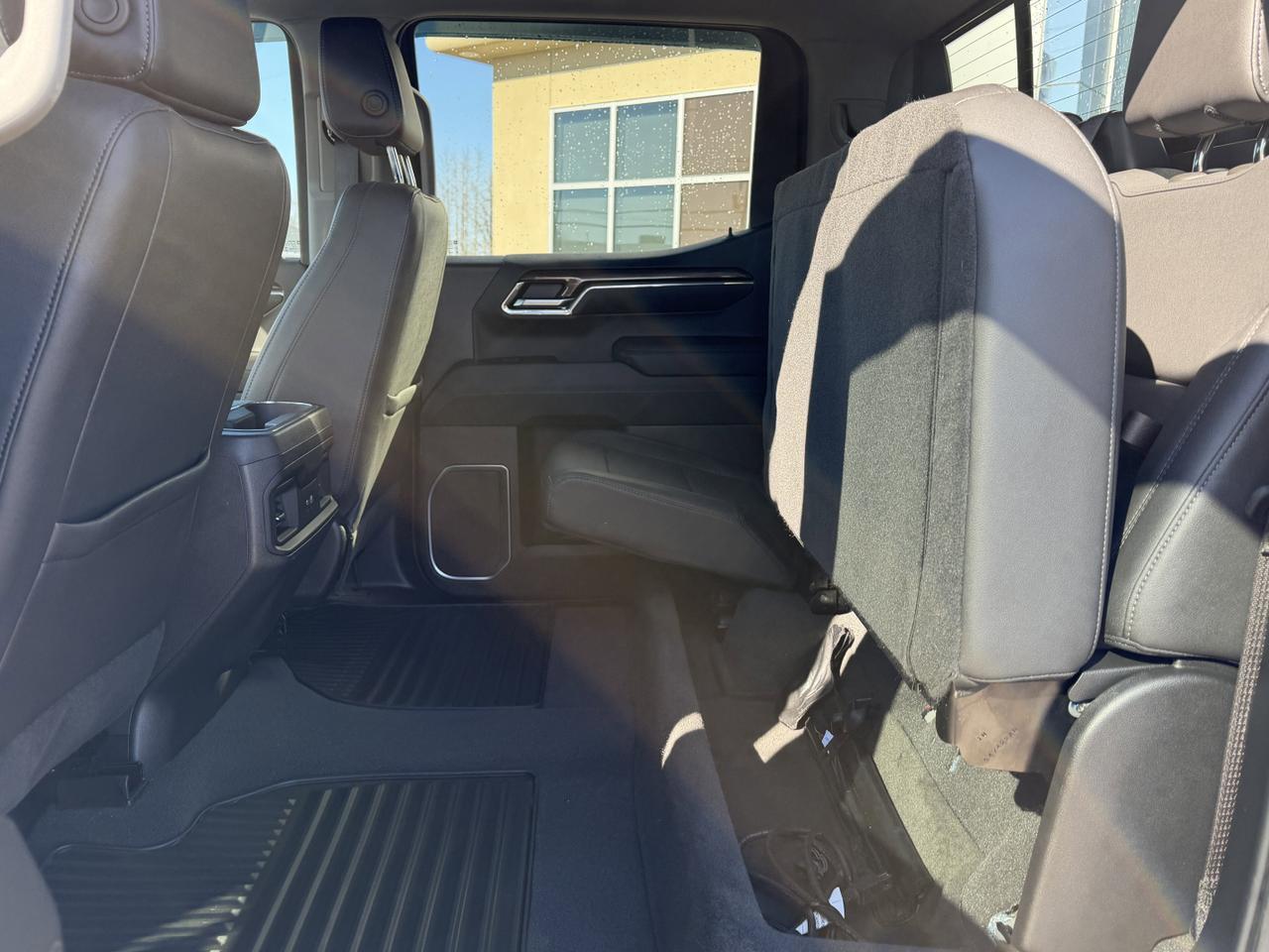 2023 Chevrolet Silverado 1500 RST Crew Cab 4WD | Low KMs | V8 | Heated Seats | Remote Start | Backup Camera Redwater AB