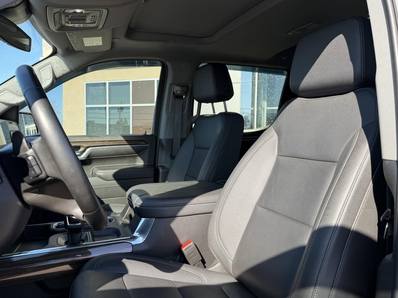 2023 Chevrolet Silverado 1500 RST Crew Cab 4WD | Low KMs | V8 | Heated Seats | Remote Start | Backup Camera Redwater AB