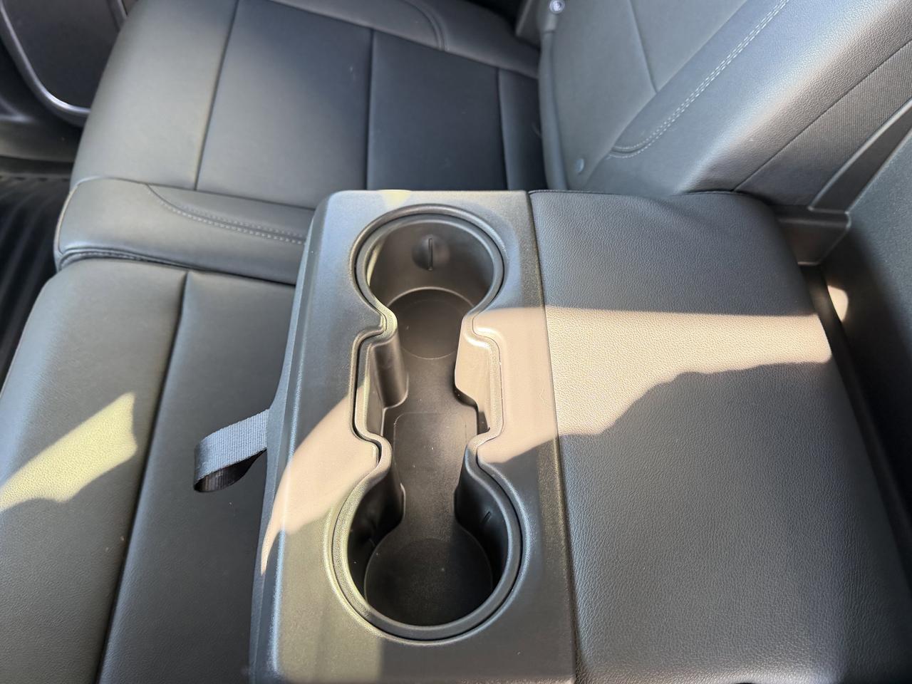 2023 Chevrolet Silverado 1500 RST Crew Cab 4WD | Low KMs | V8 | Heated Seats | Remote Start | Backup Camera Redwater AB