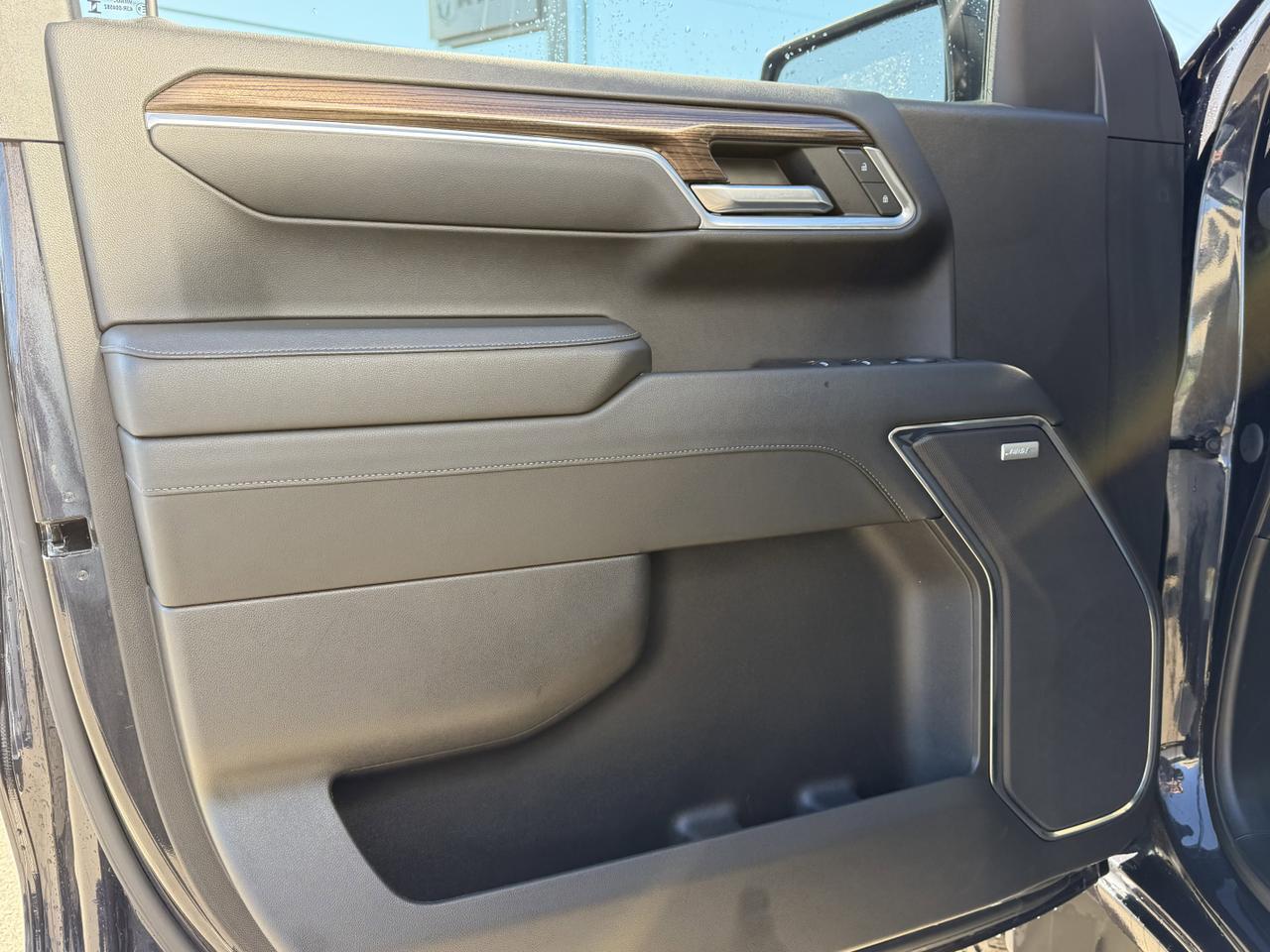 2023 Chevrolet Silverado 1500 RST Crew Cab 4WD | Low KMs | V8 | Heated Seats | Remote Start | Backup Camera Redwater AB